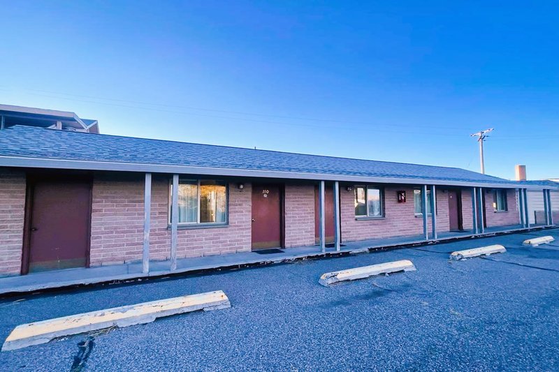 Love Hotels Desert Inn & RV at Boysen Wind River WY 1/4