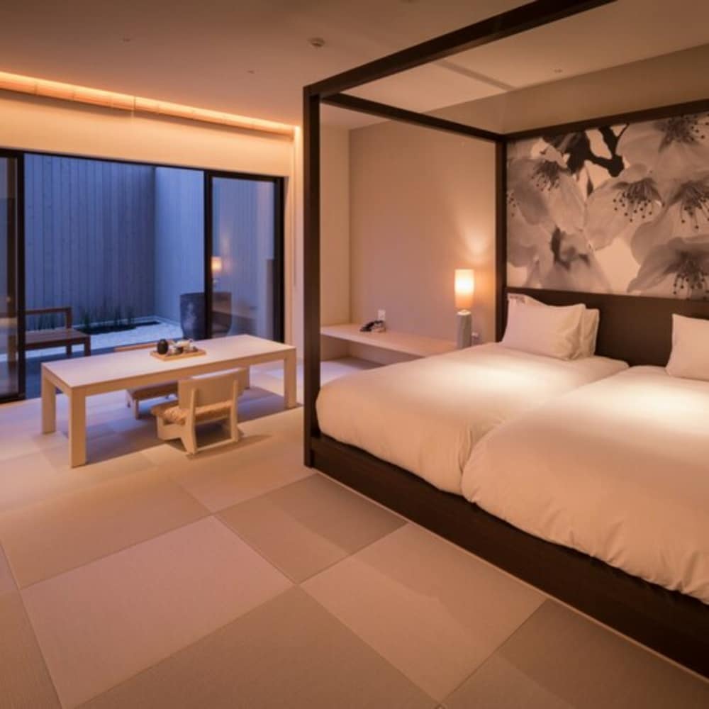 SUPERIOR, TWIN BEDS, TERRACE