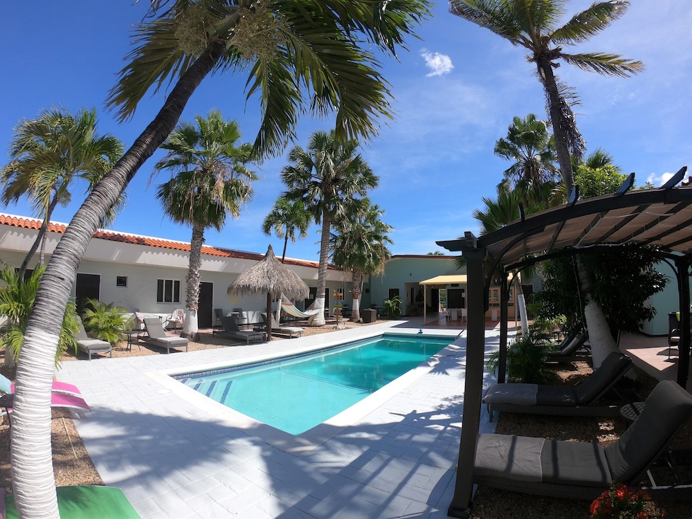 Arubiana Inn 59/64