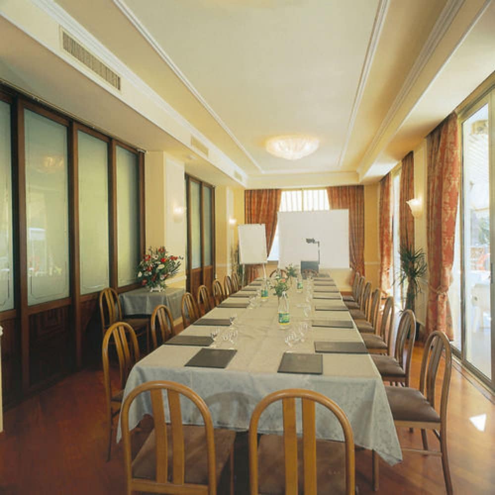 Hotel Paradiso 66/78