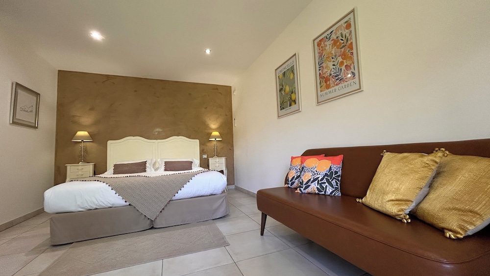 Charme, King Bed, Balcony