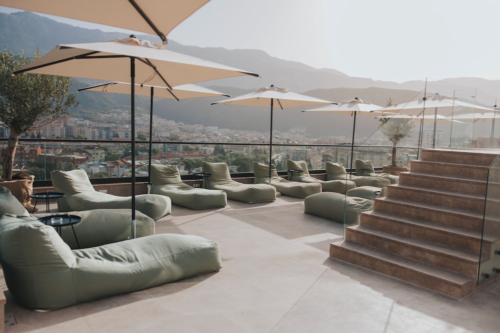 Infinity Hotel & More 37/49