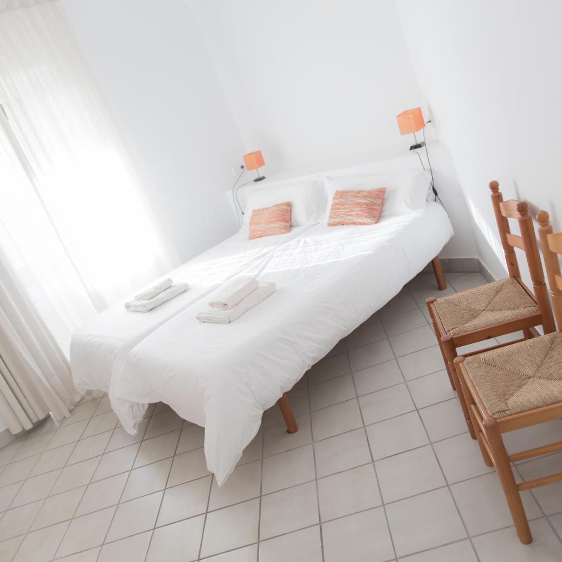 2 Bedrooms, Apartment
