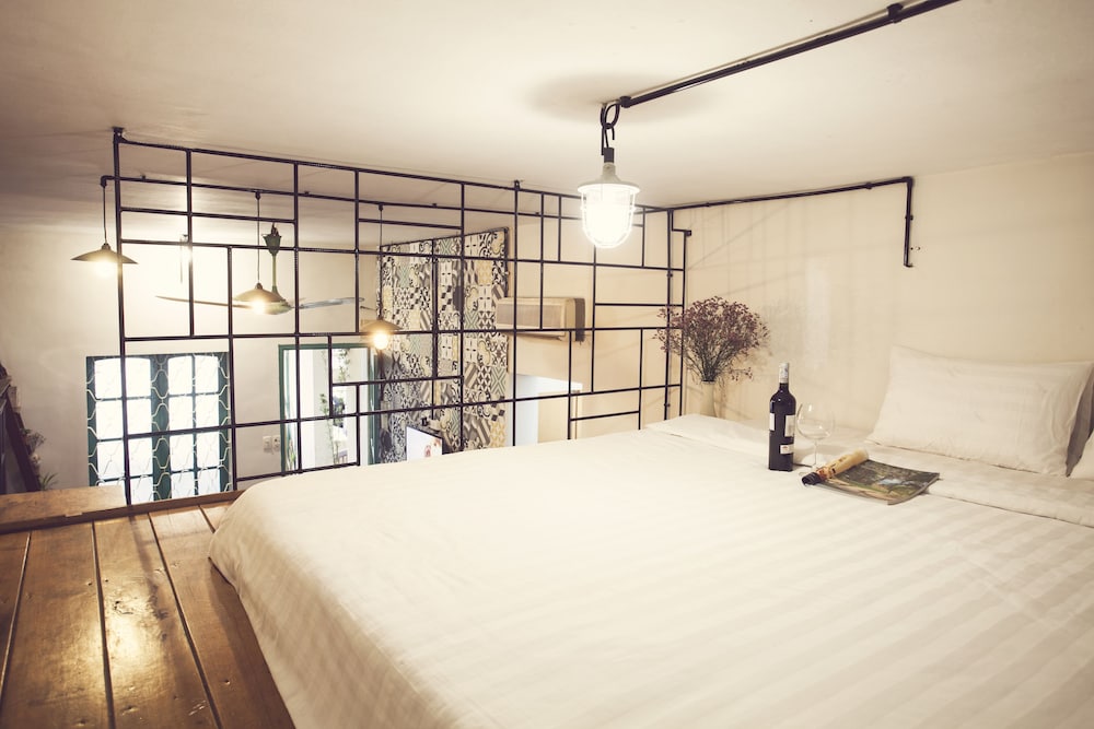 Vintage Decor Apartment Hanoi Old Town 4/18