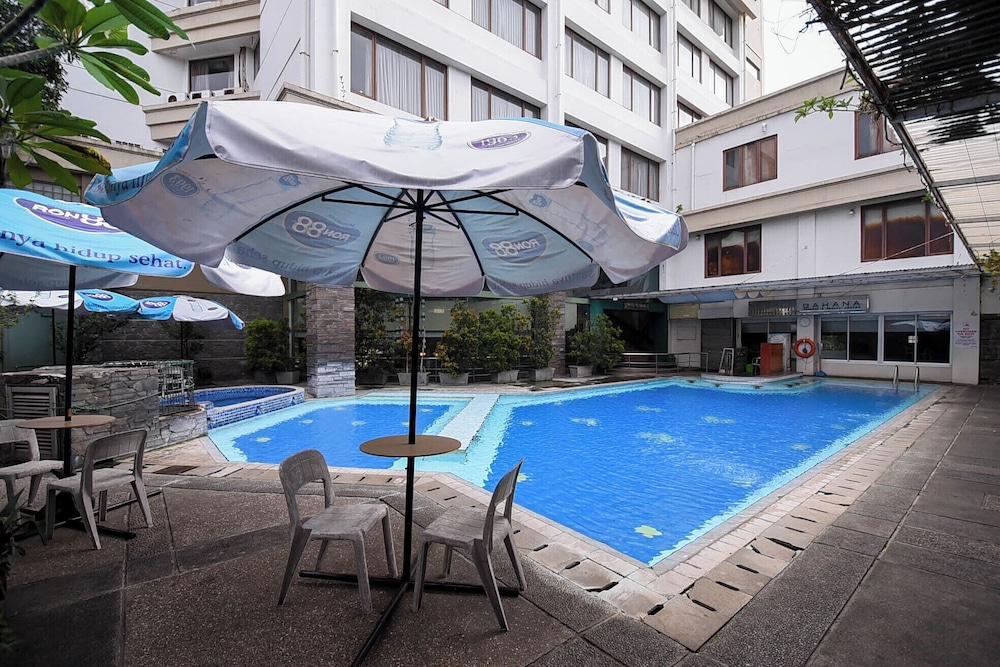Kedaton Hotel 64/66