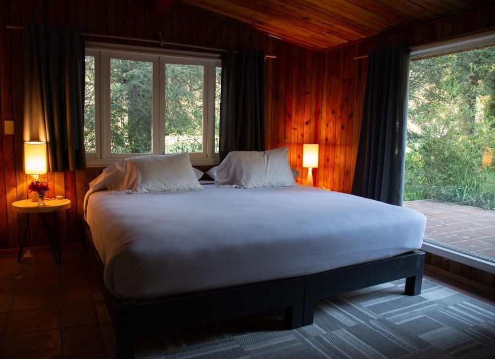 Hotel Rancho Viejo 4/48