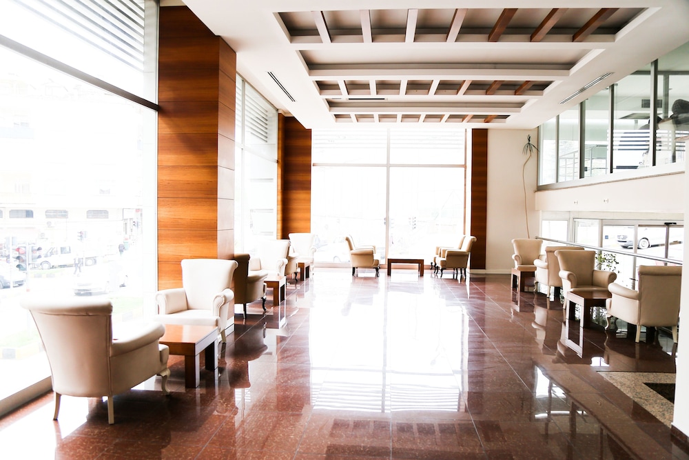 Cebeciler Hotel 35/42