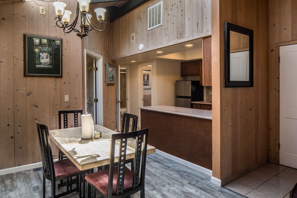 Andril Fireplace Cottages 34/50