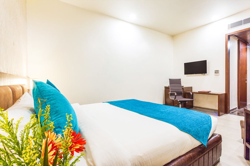 Bravia Hotel 10/30