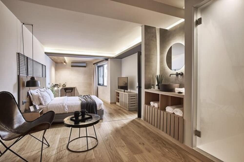 Cama Luxury Suites 18/58