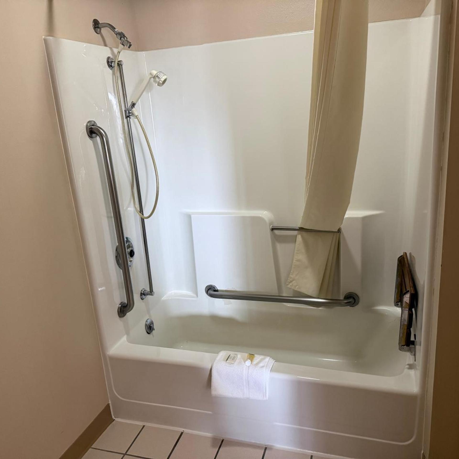 Dodgeville Inn & Suites 40/44