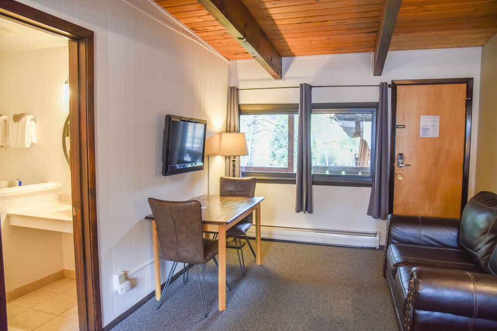 Alpine Lodge 34/50