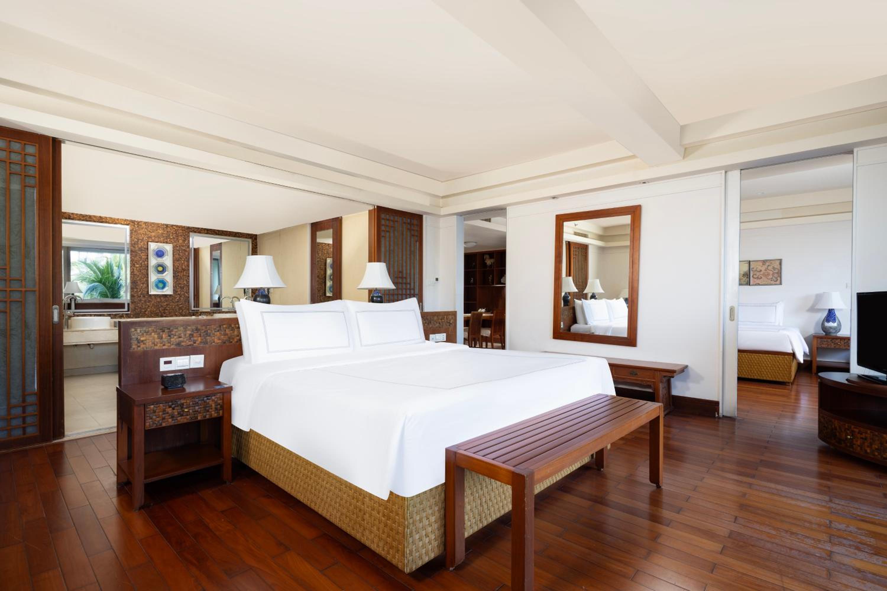 2 BEDROOMS, SIGNATURE, SUITE