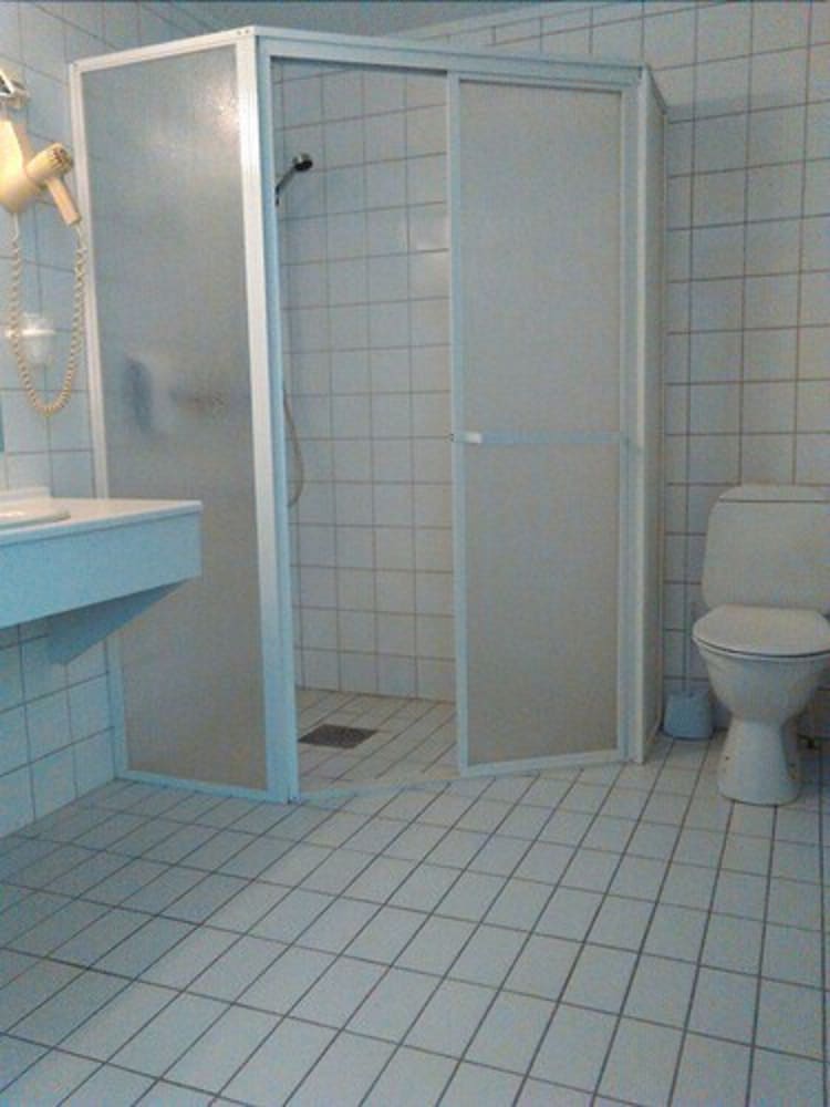 Revsnes Hotell 48/48