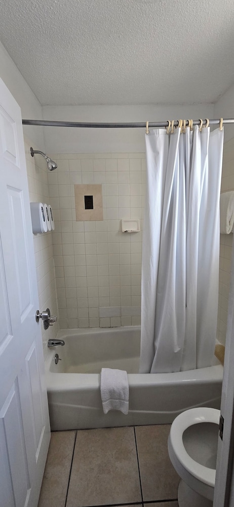 Merida Inn And Suites 50/50