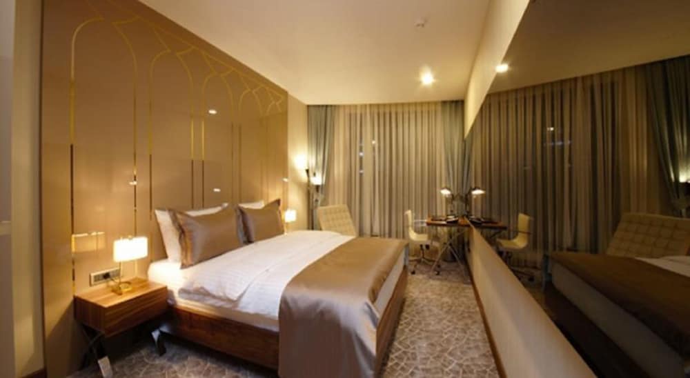Inera Hotel 8/42
