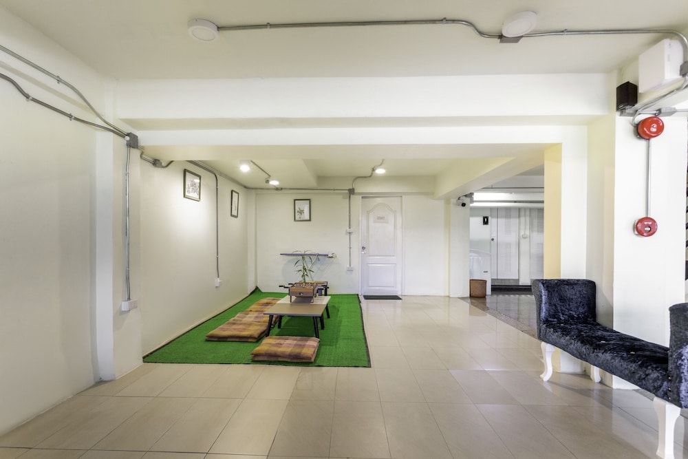 OYO 928 Leaf Hostel 44/55