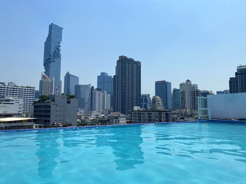 Sapphire Hotel Silom Bangkok 38/48