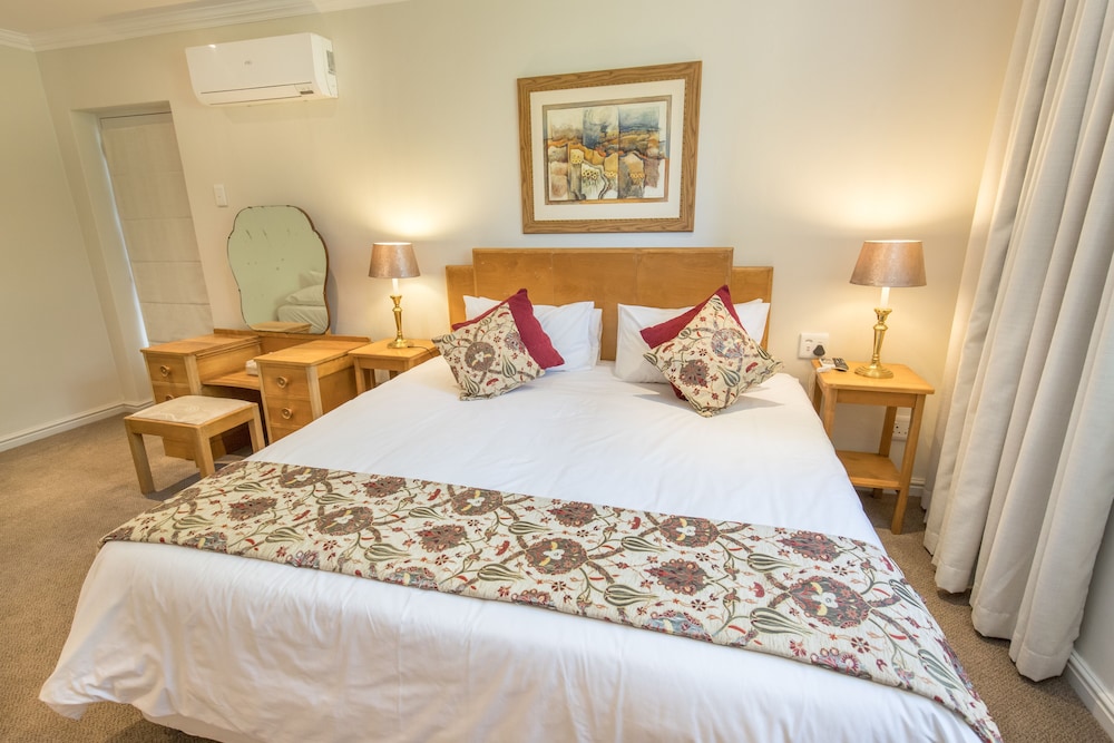 Montagu Country Hotel 22/89