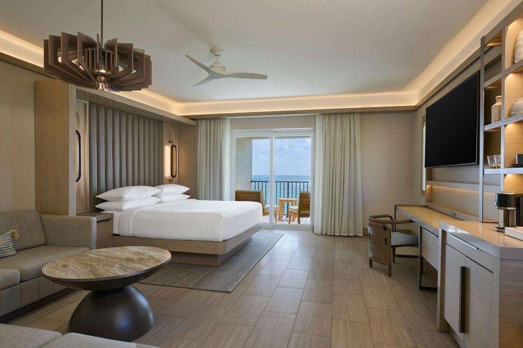 1 Bedroom, Suite, King Bed, Beach Front, Sofa, Balcony
