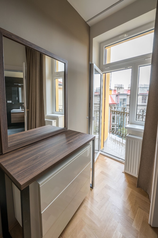 Letna Garden Suites 4/66