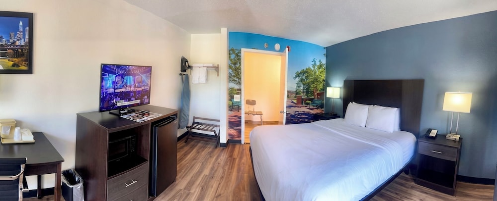 Clarion Pointe Charlotte 33/57