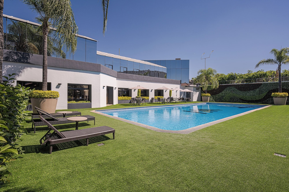 Hotel Malibu 69/74