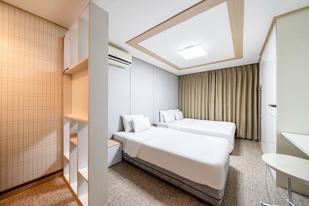 Residence Hotel Line 16/37