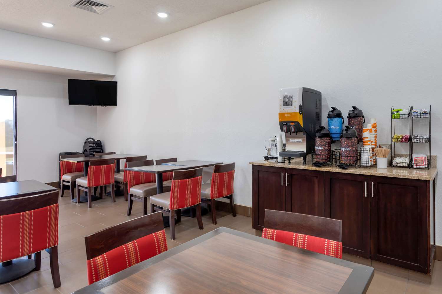 Comfort Inn & Suites Cave City 27/38