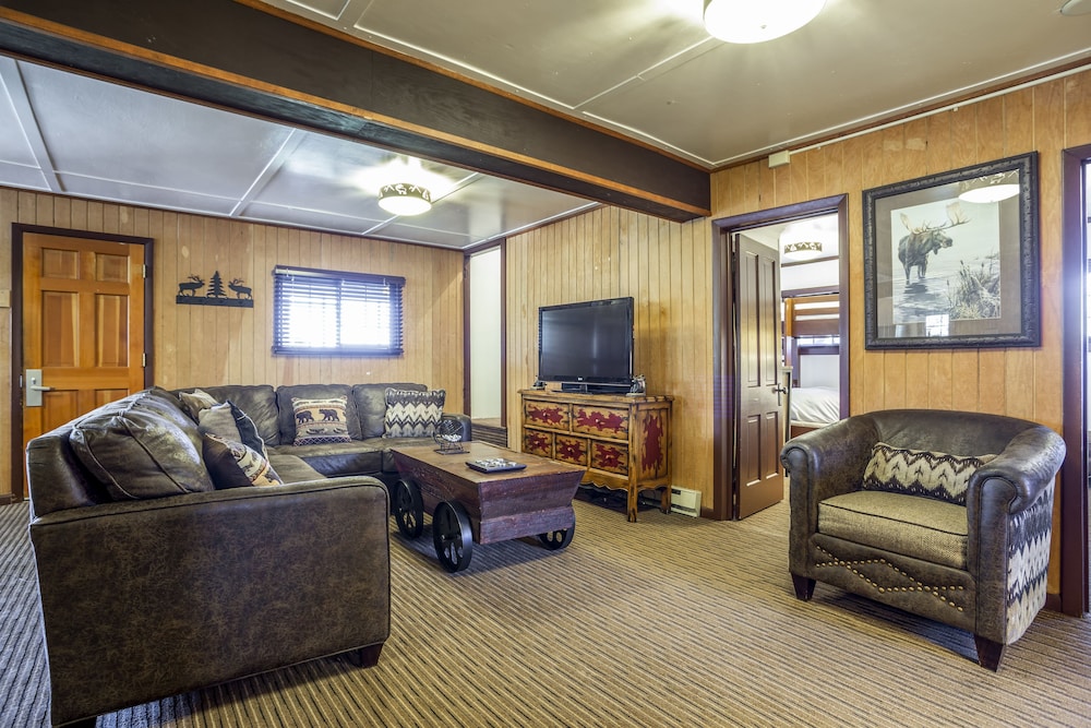Grand Lake Lodge 30/50