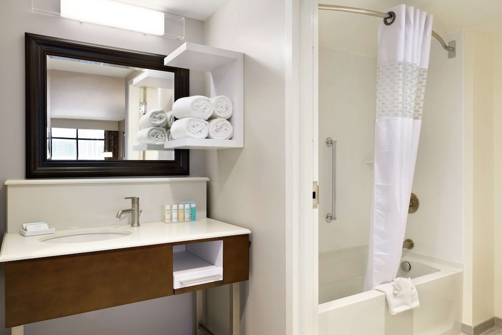 Hampton Inn And Suites Nashville Downtown Tn 18/53