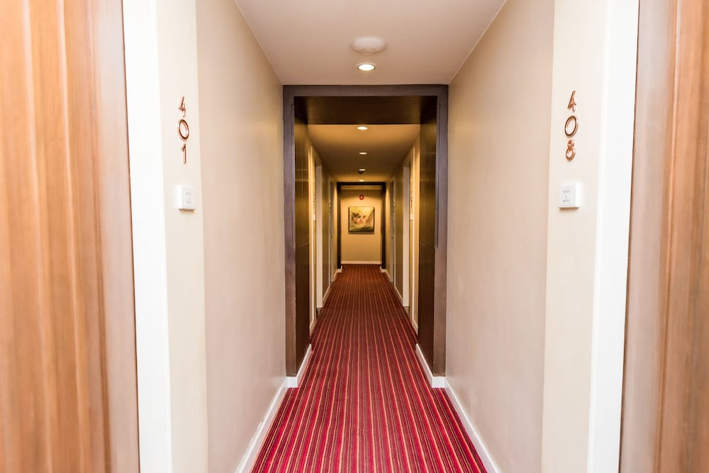 Bally Suite Silom 14/25