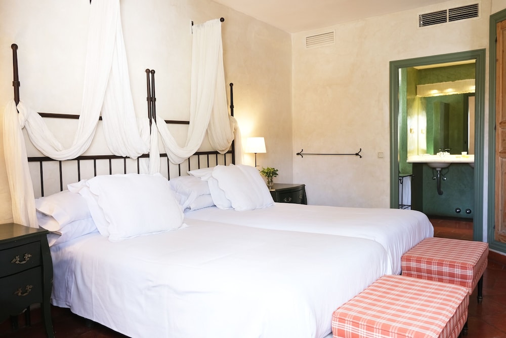 JUNIOR SUITE, TWIN BEDS, TERRACE