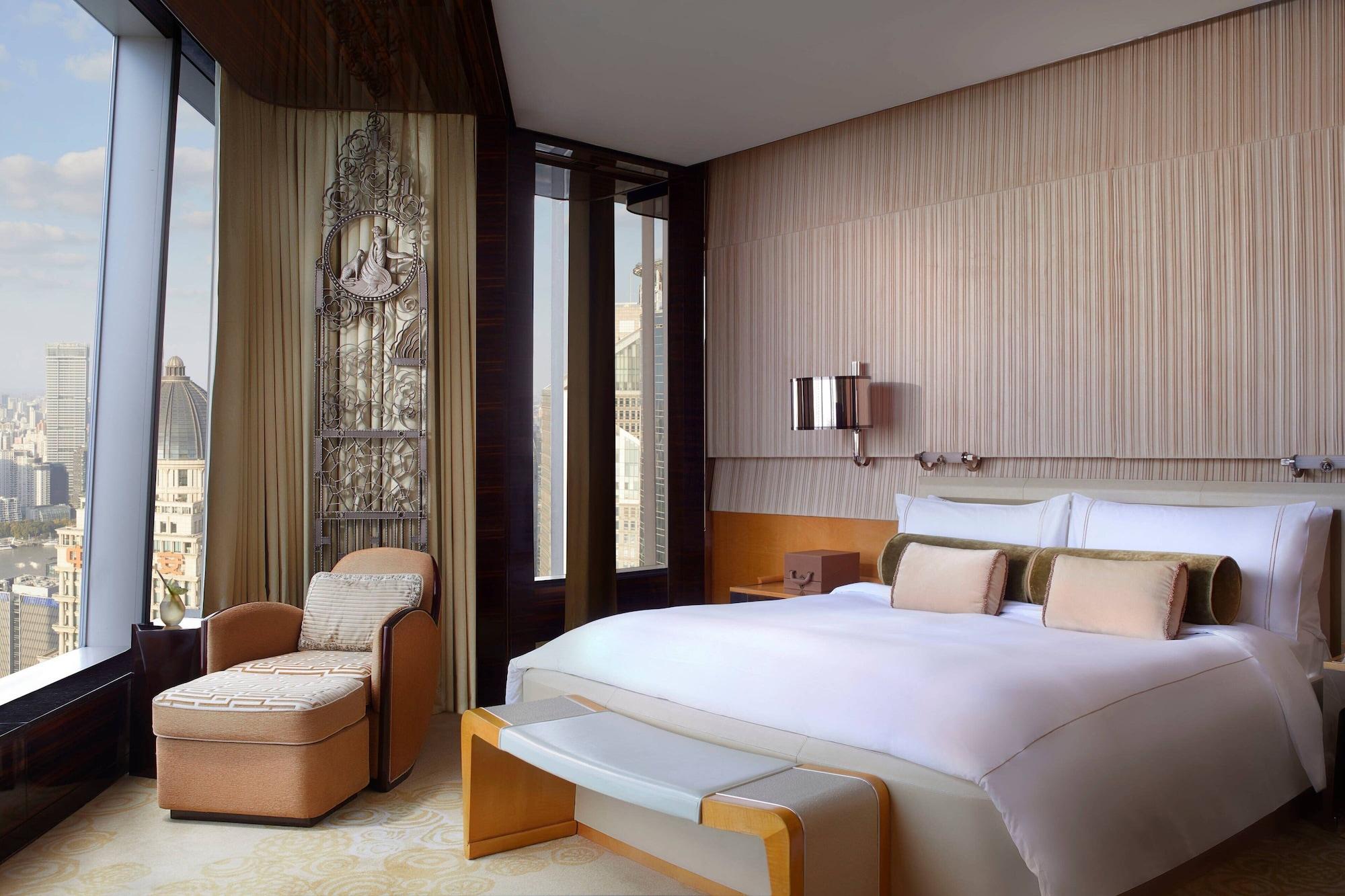 Carlton, Suite