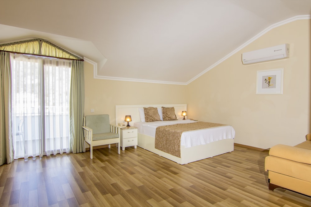 UNSAL HOTEL 35/45