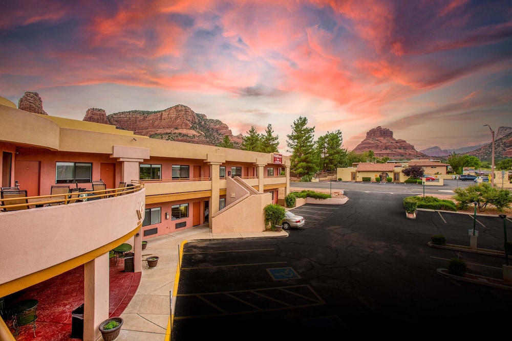 Wildflower Inn 2/59
