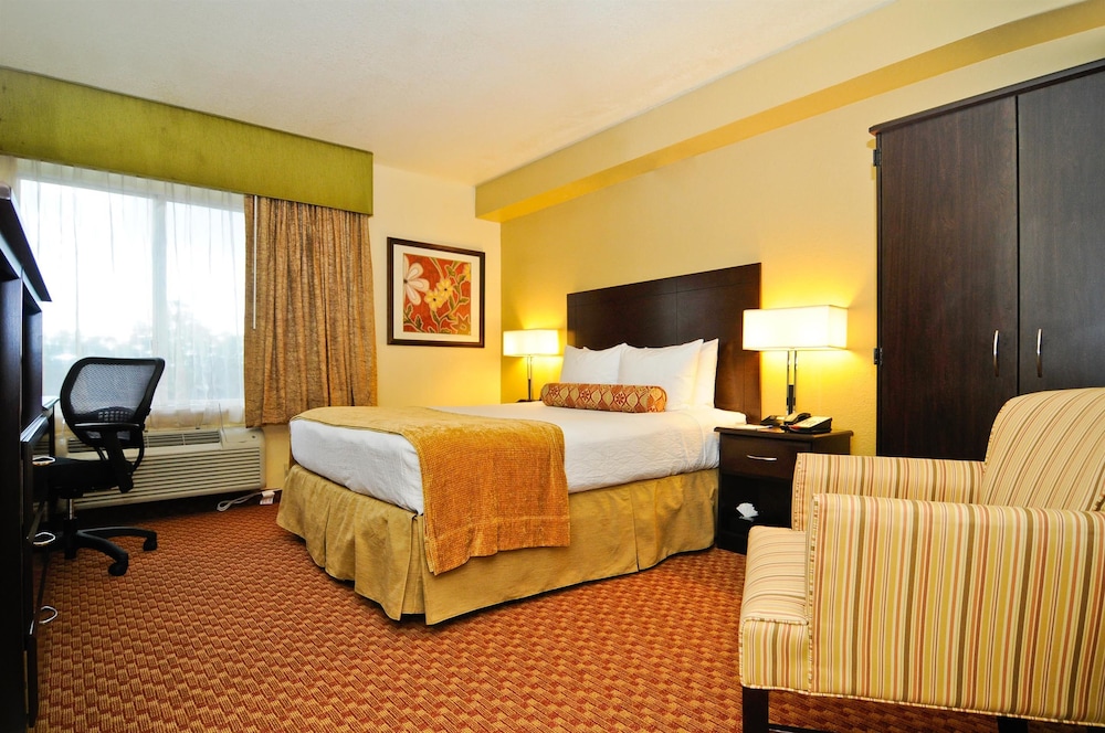 Spark by Hilton Orlando near SeaWorld 16/39