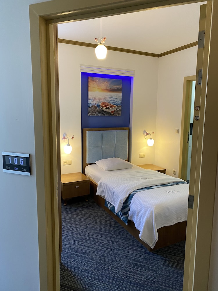 Fly Inn Hotel Brussels Airport 14/45
