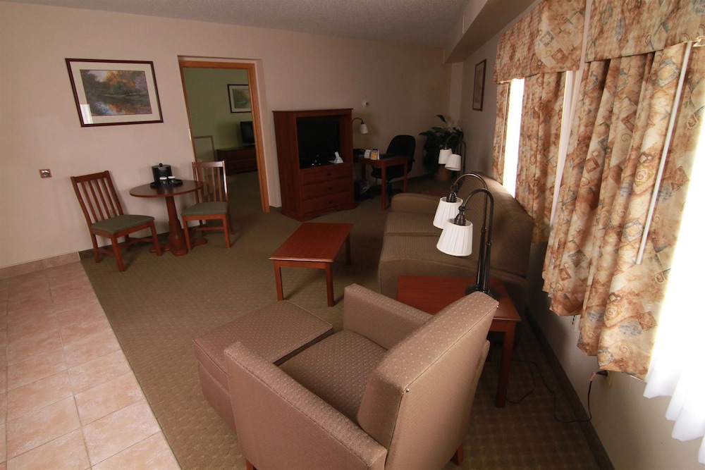 Best Western Plus Plattsburgh 33/47