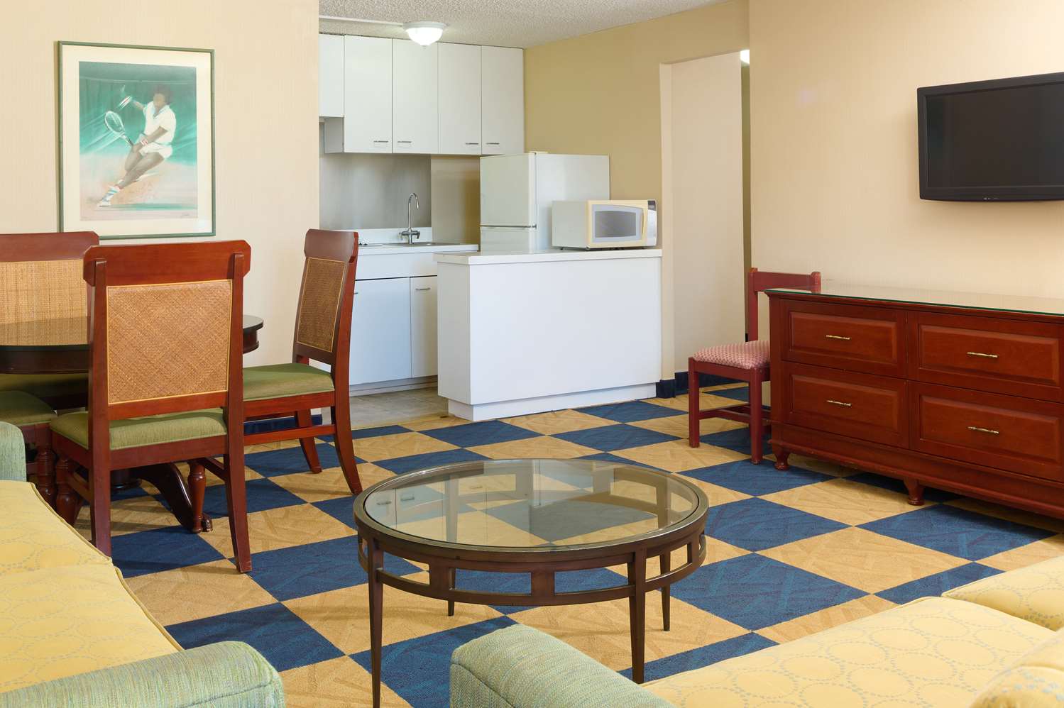 Ewa Hotel Waikiki 22/24