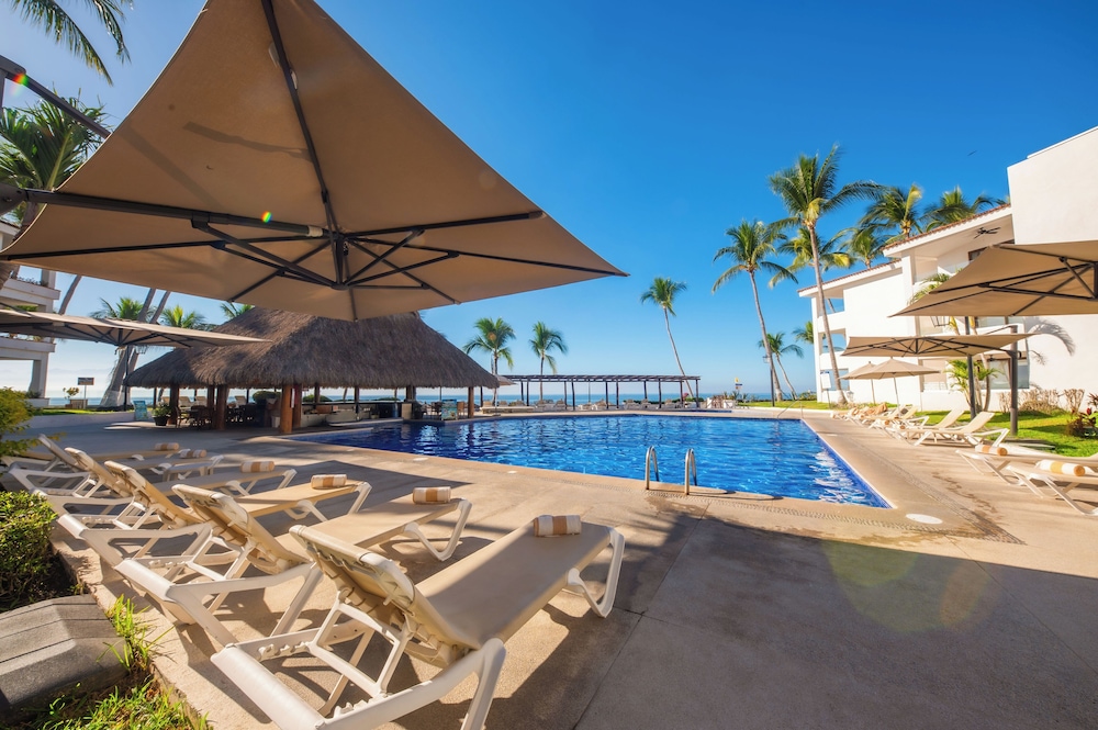 Vista Vallarta All Suites on the Beach 42/75