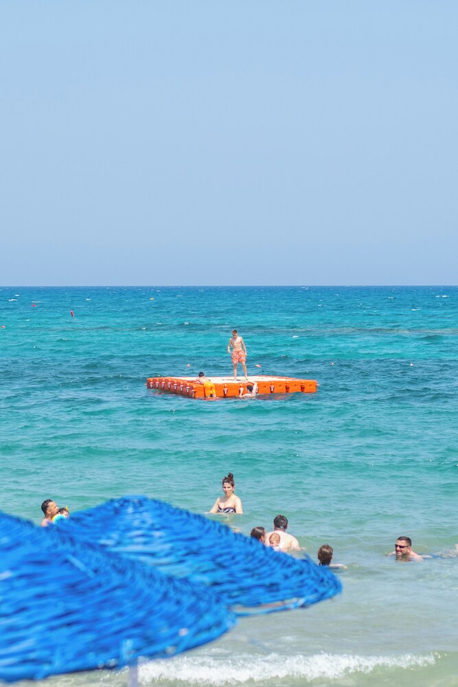 Mimoza Beach Hotel 36/45