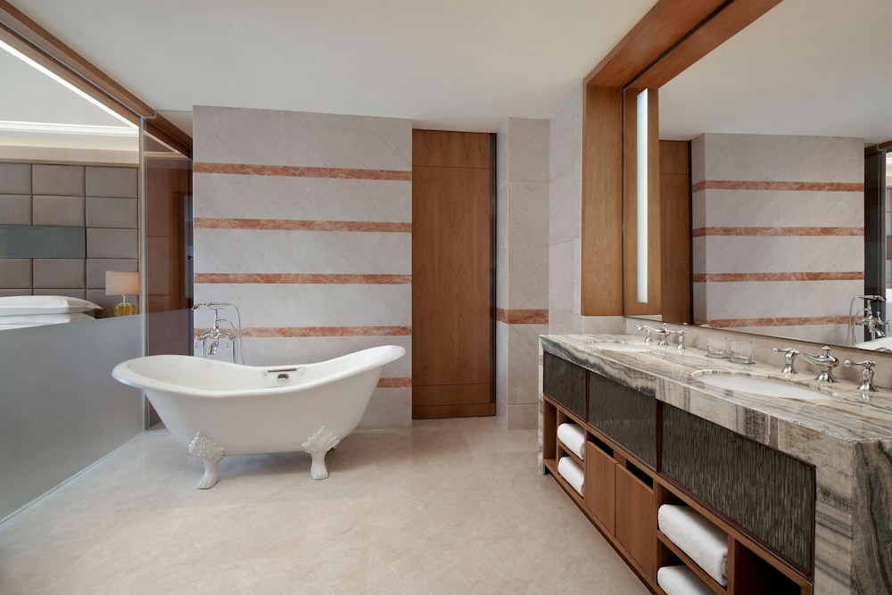 SHERATON CHUZHOU HOTEL 35/40