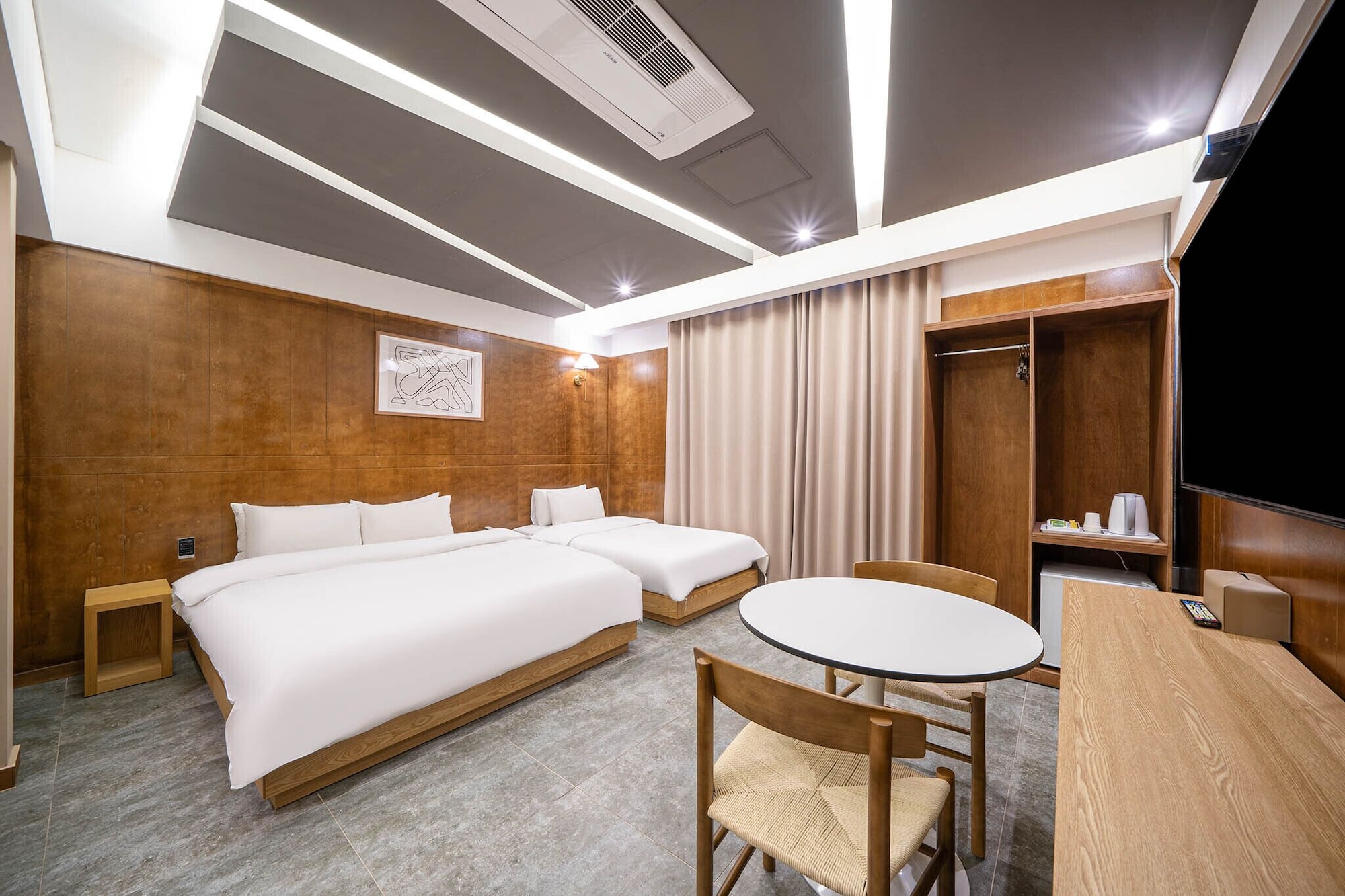 غرفة ديلوكس بسرير مزدوج وسرير فردي، Brown-Dot Hotel Daegu Hyukshin Doshi 3/10
