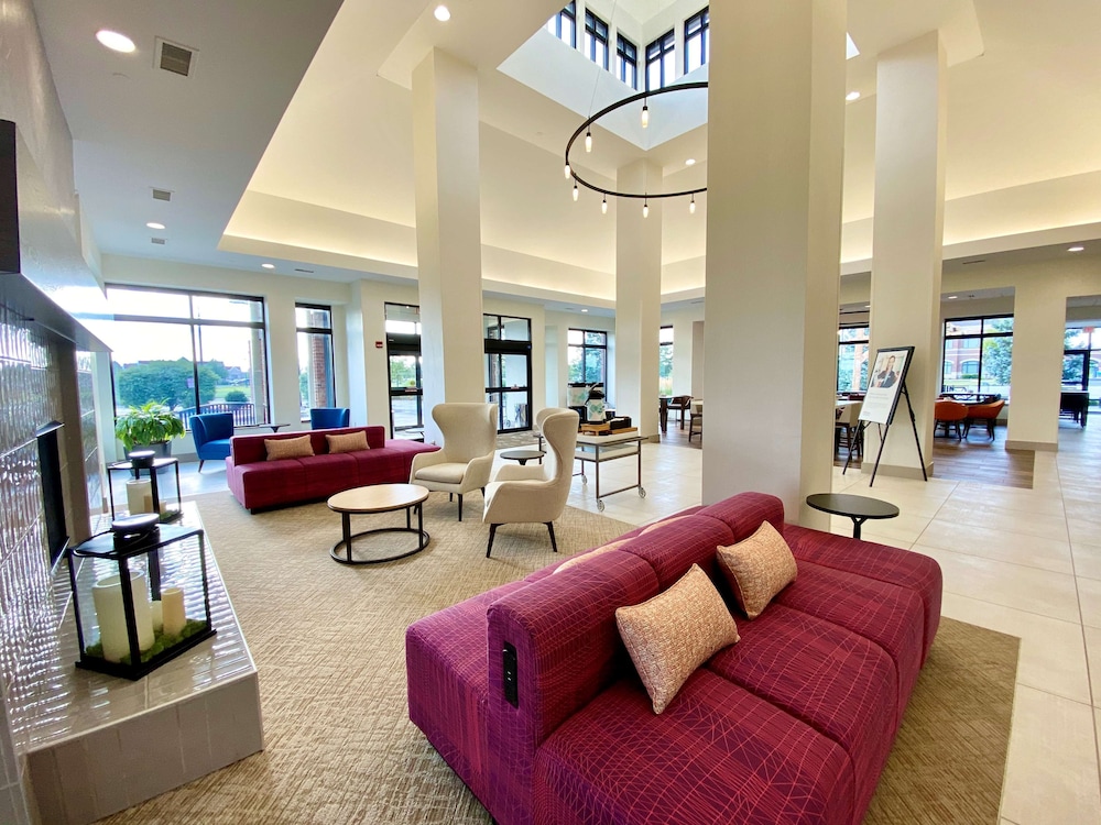 Hilton Garden Inn Oconomowoc 46/74