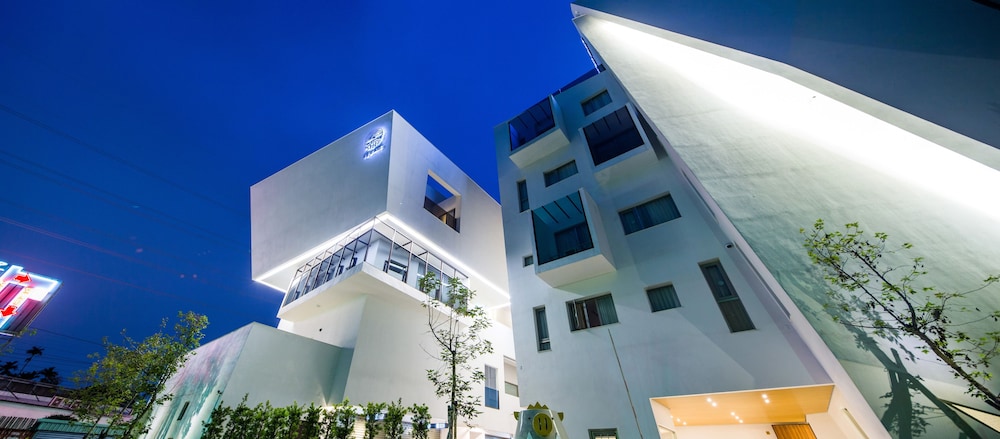 Sun Dialogue Hotel by Cosmos Creation 2/50