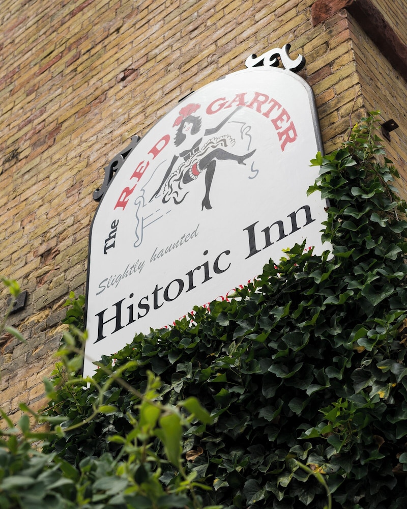 Red Garter Inn 4/50