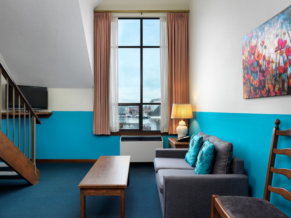 HUNTINGDON MANOR(FORMERLY Huntingdon Hotel & Suites) 29/50