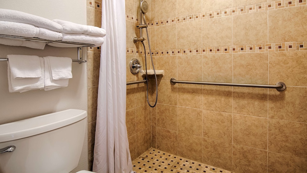 Best Western Hendersonville Inn 24/45