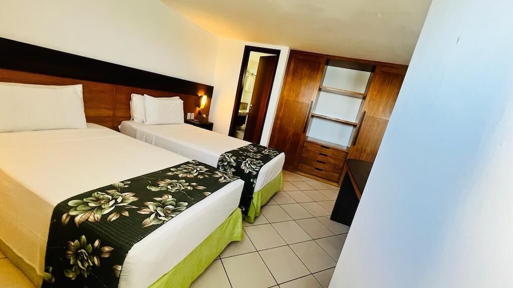DELUXE, TWIN BEDS